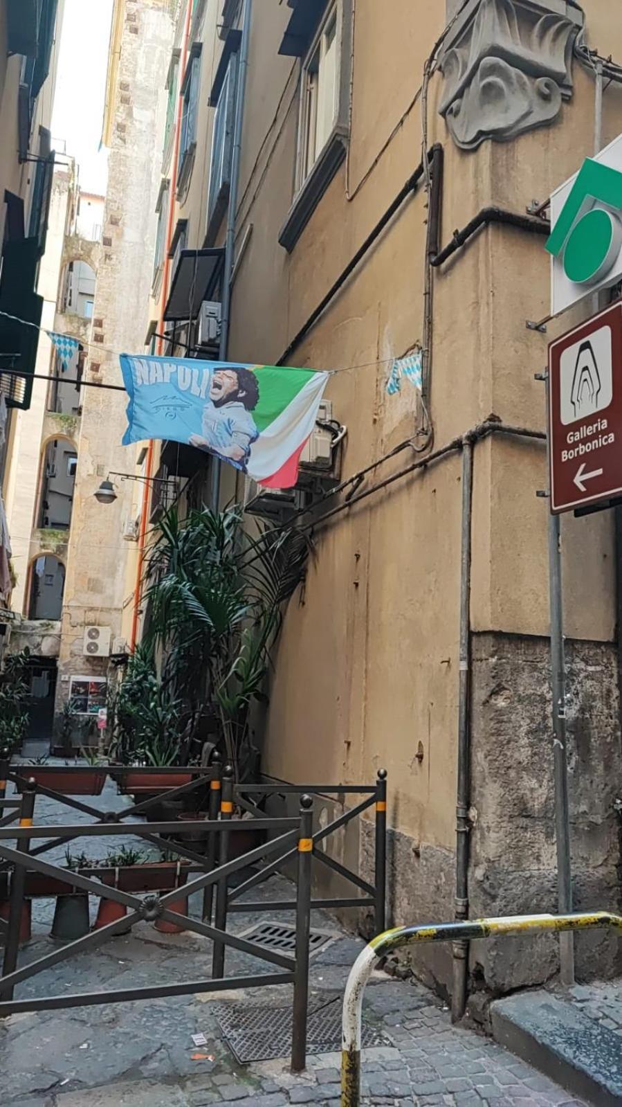 La Chicca Appartamento Intero Nei Quartieri Spagnoli Naples Luaran gambar