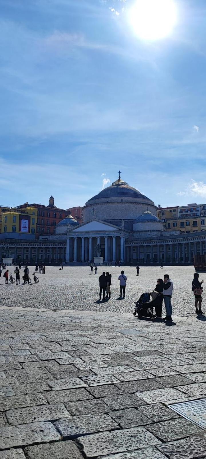 La Chicca Appartamento Intero Nei Quartieri Spagnoli Naples Luaran gambar
