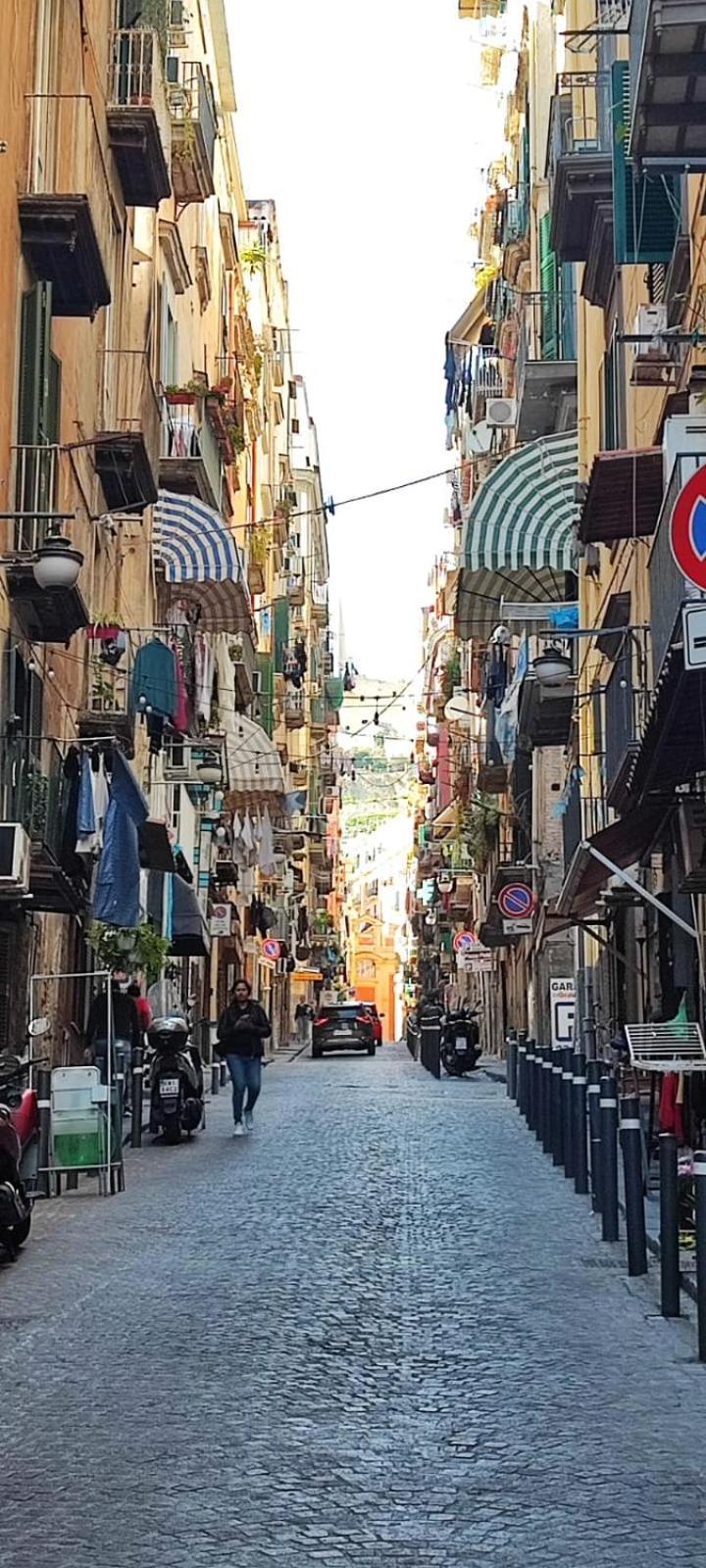 La Chicca Appartamento Intero Nei Quartieri Spagnoli Naples Luaran gambar