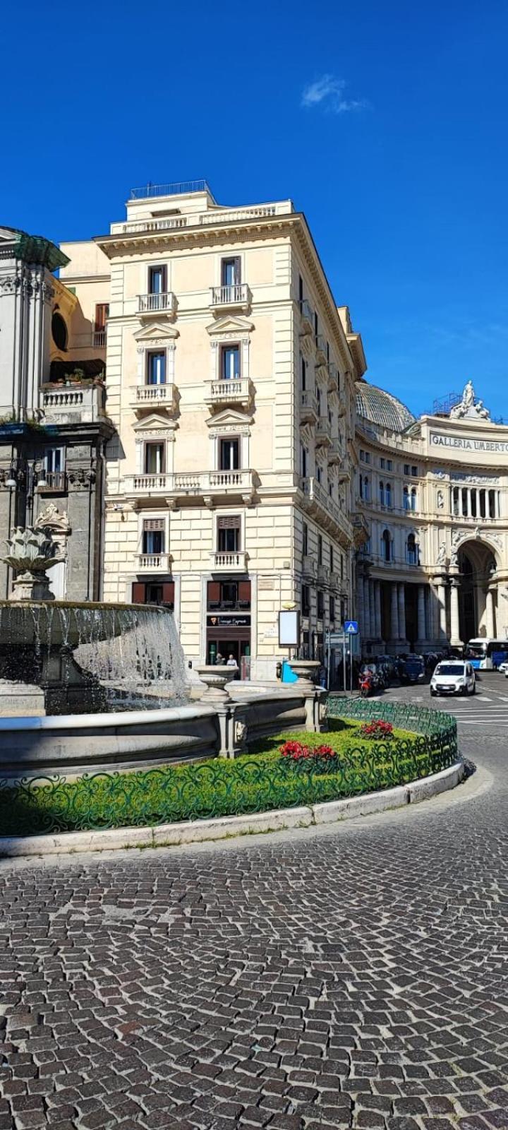 La Chicca Appartamento Intero Nei Quartieri Spagnoli Naples Luaran gambar